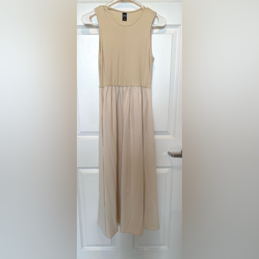 Beige ribbed, a-line dress size medium - Picture 5 of 5